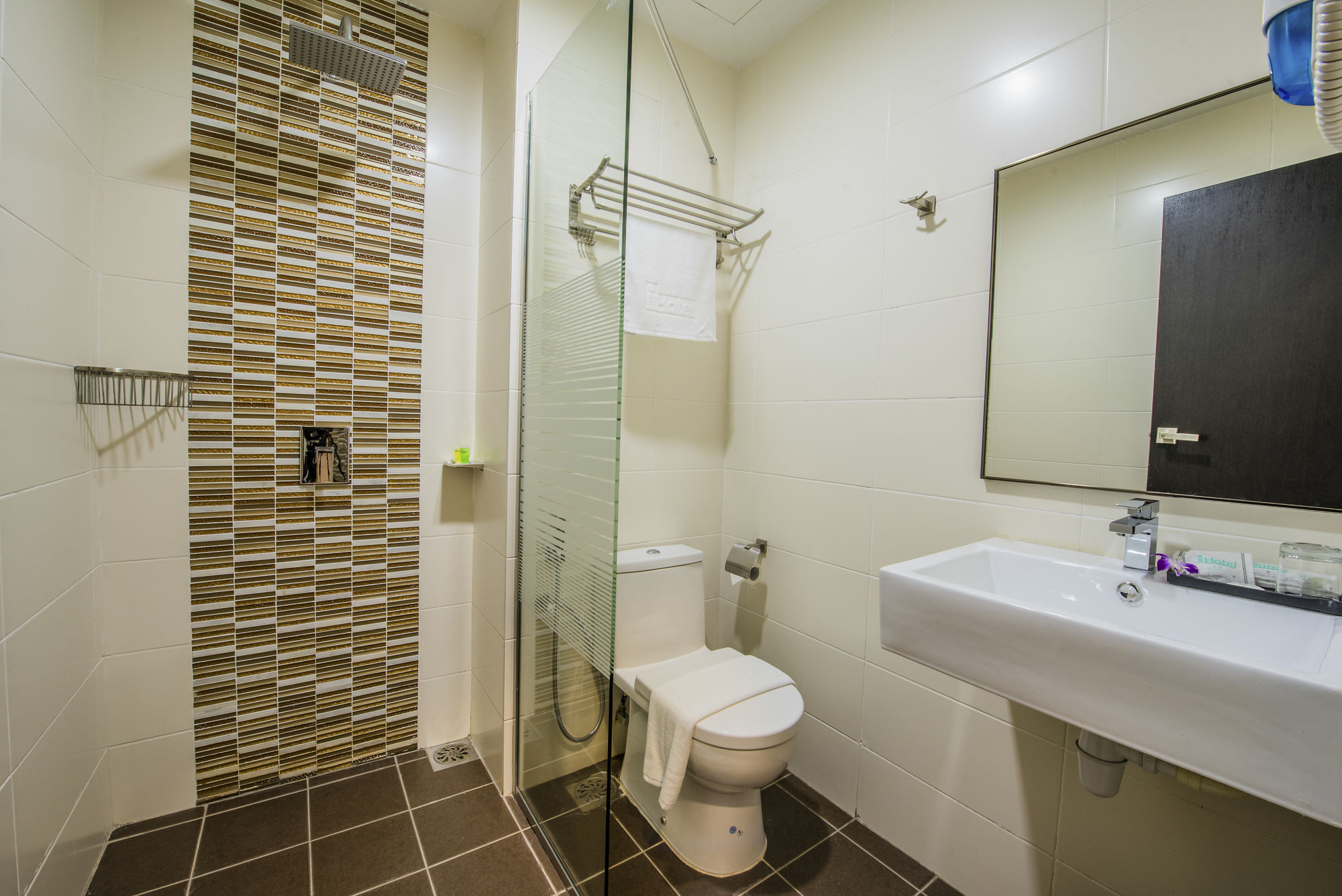 Inhotel Inanam Kota Kinabalu Ngoại thất bức ảnh