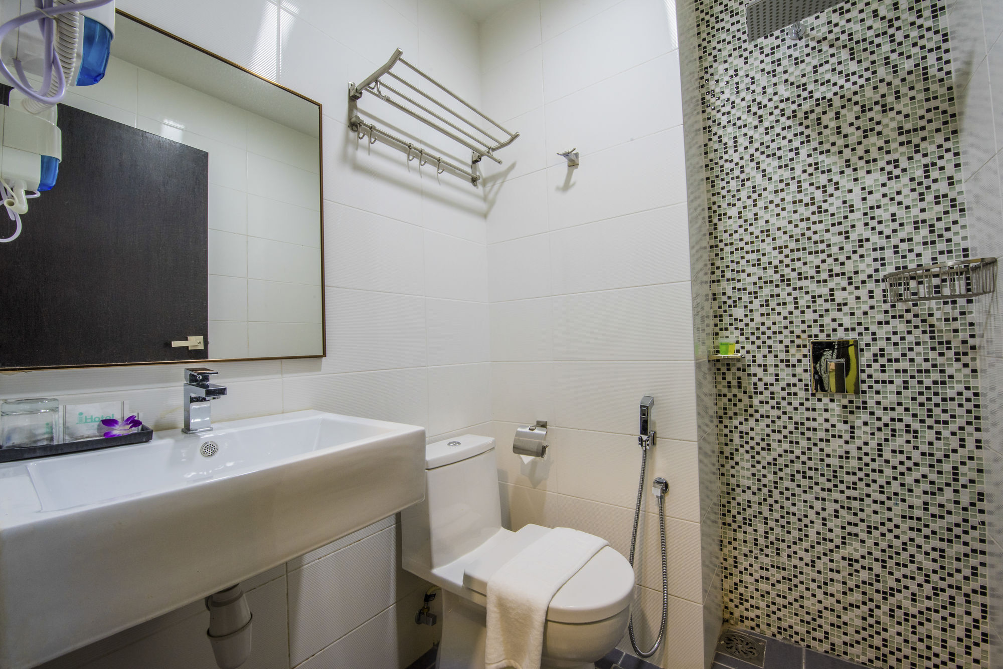Inhotel Inanam Kota Kinabalu Ngoại thất bức ảnh